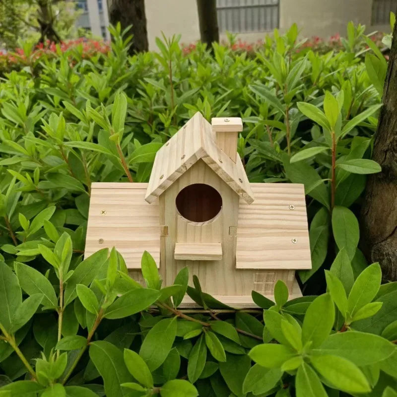 Wooden Bird Nest Outdoor Parrot House Weatherproof Bird Feeder Countryside Designed Garden Ornament